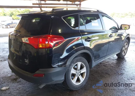 2015 Toyota Rav4 Xle z USA, uszkodzony, nr VIN 2T3RFREV7FW321309